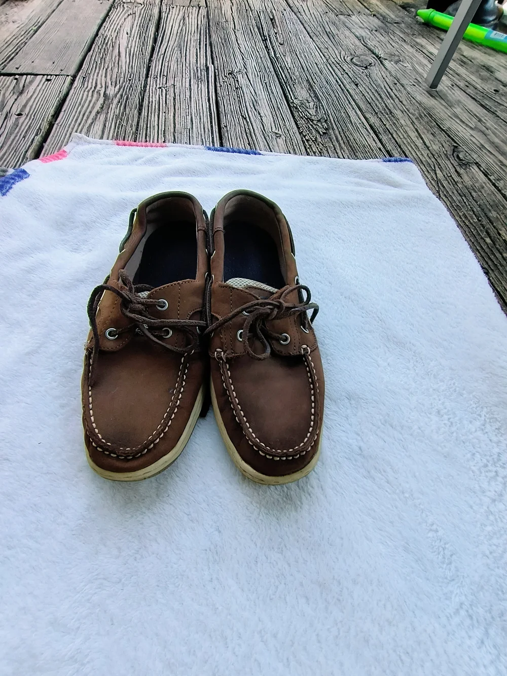 Men's Brown Leather Boat Shoes with Moc Toe and Lace-Up Detail